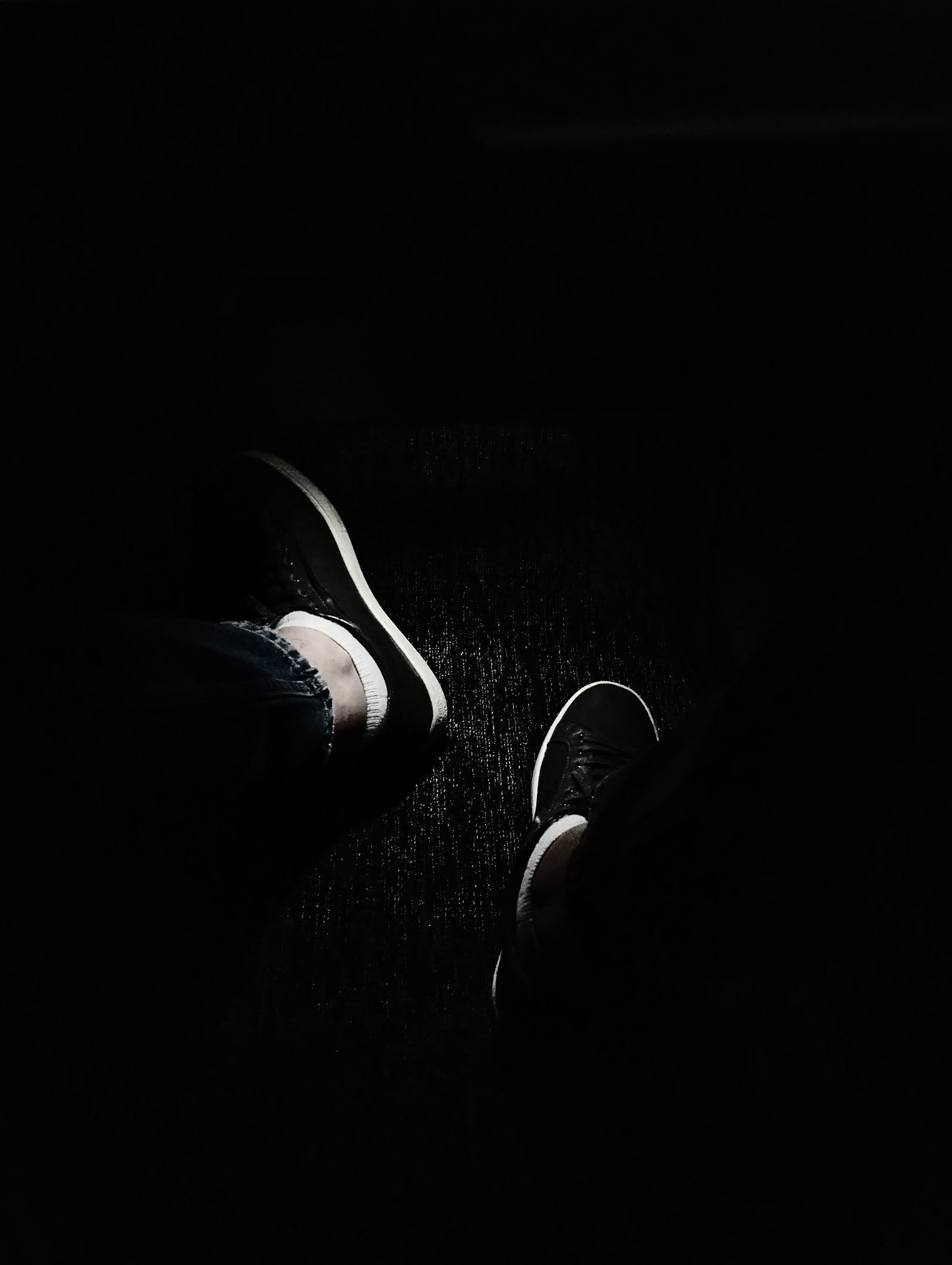 Dark Minimalist Sneakers - sneakers wallpaper for Darkify
