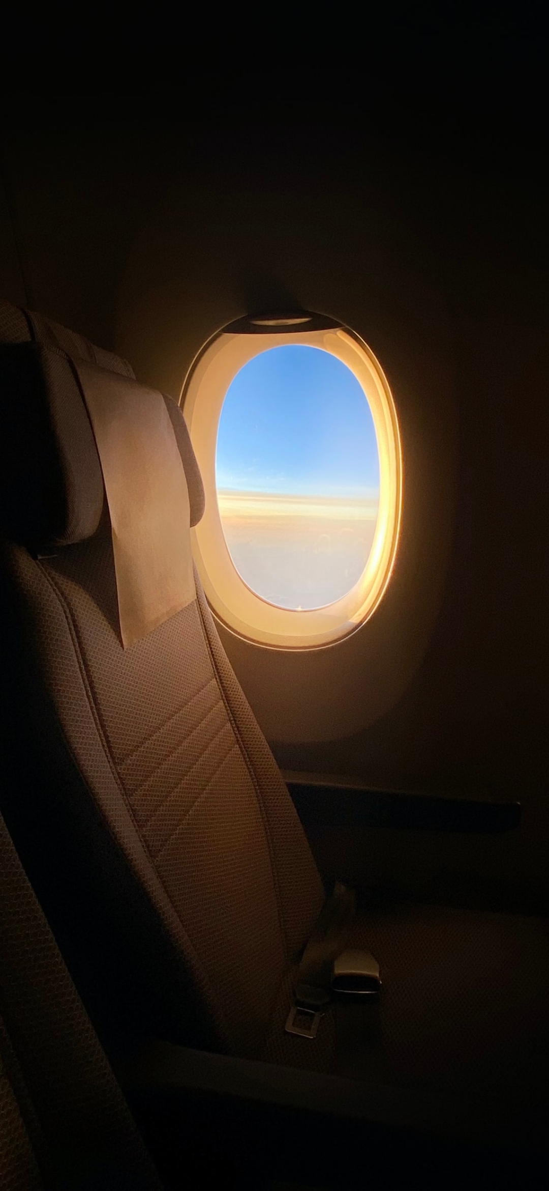 Airplane Window View - travel wallpaper for OpersCraft