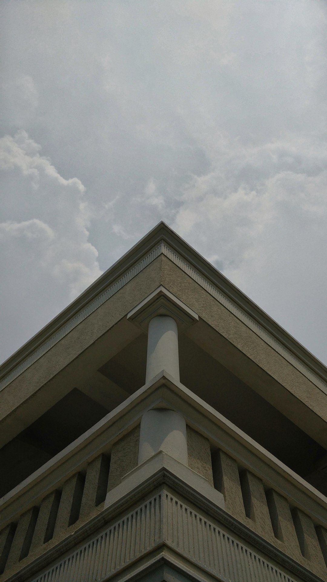 Architectural Corner Under Cloudy Sky - architecture wallpaper for OpersCraft