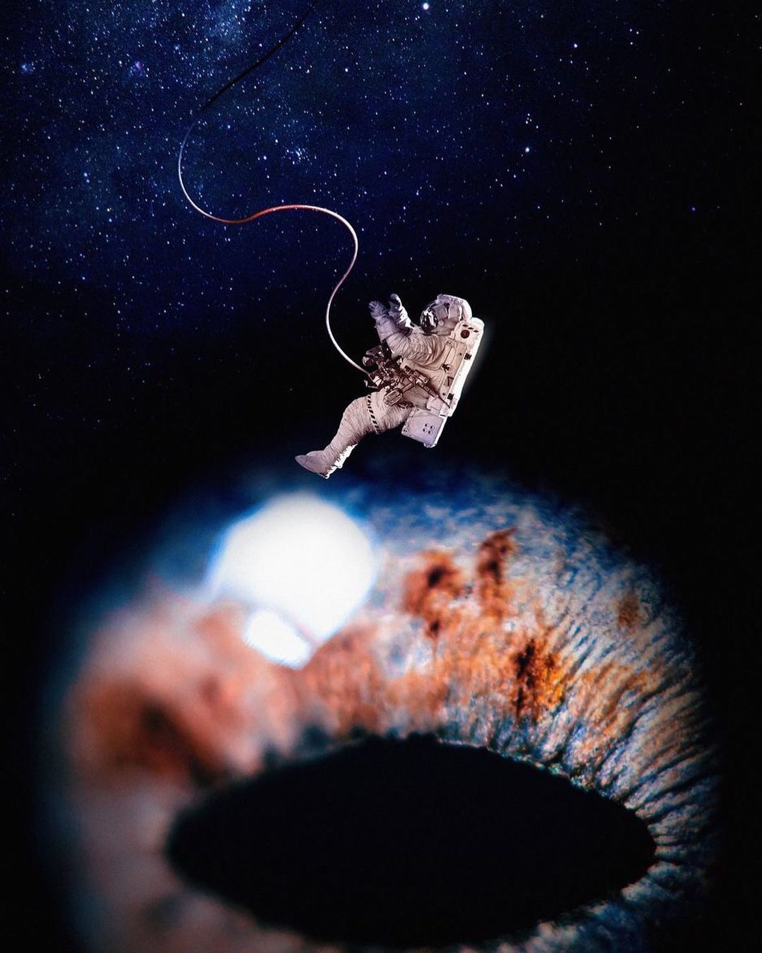 Astronaut Eye of the Universe - space wallpaper for OpersCraft