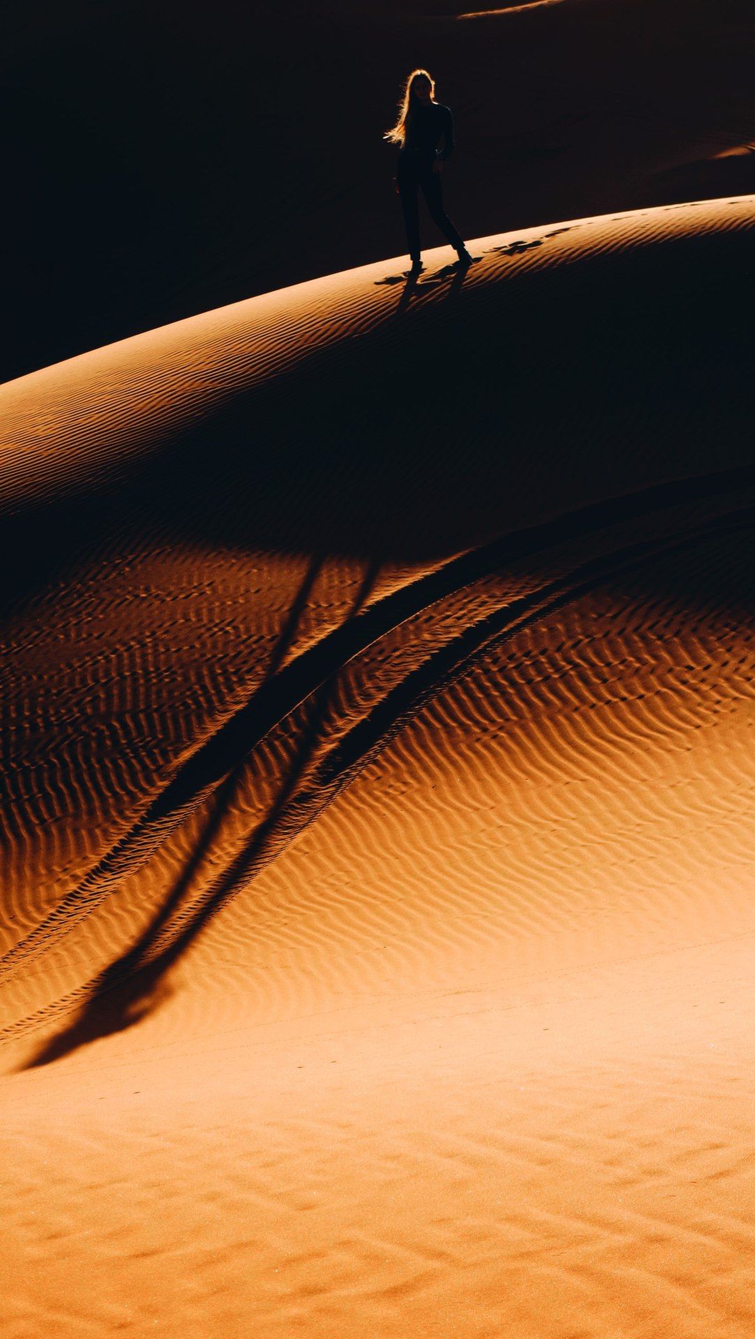 Desert Silhouette Wanderer - desert wallpaper for OpersCraft