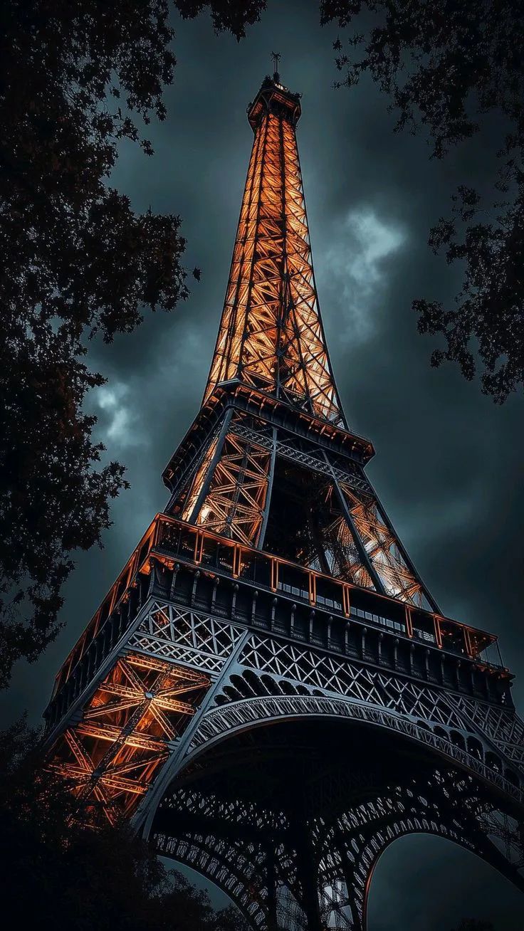Eiffel Tower at Night - random wallpaper for OpersCraft