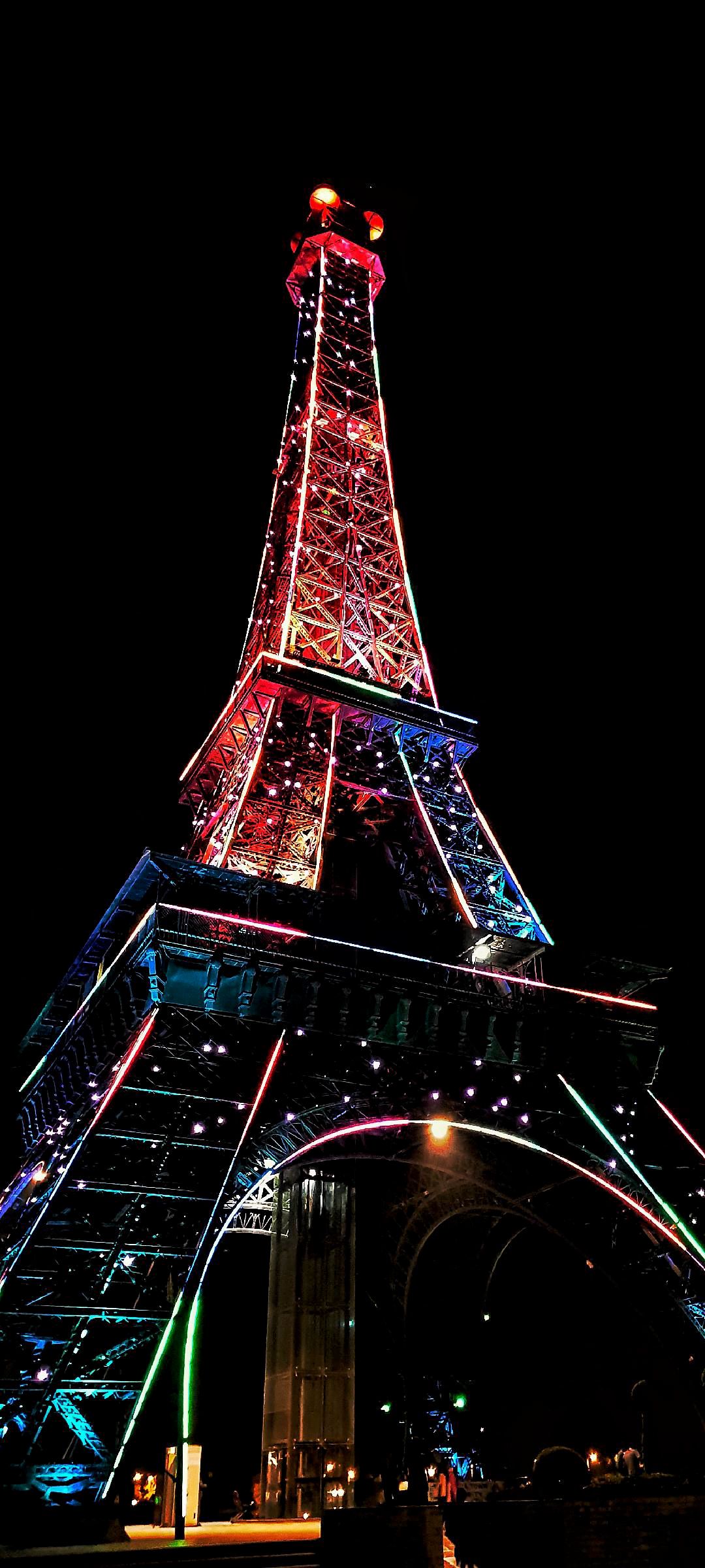 Eiffel Tower at Night - landmark wallpaper for OpersCraft