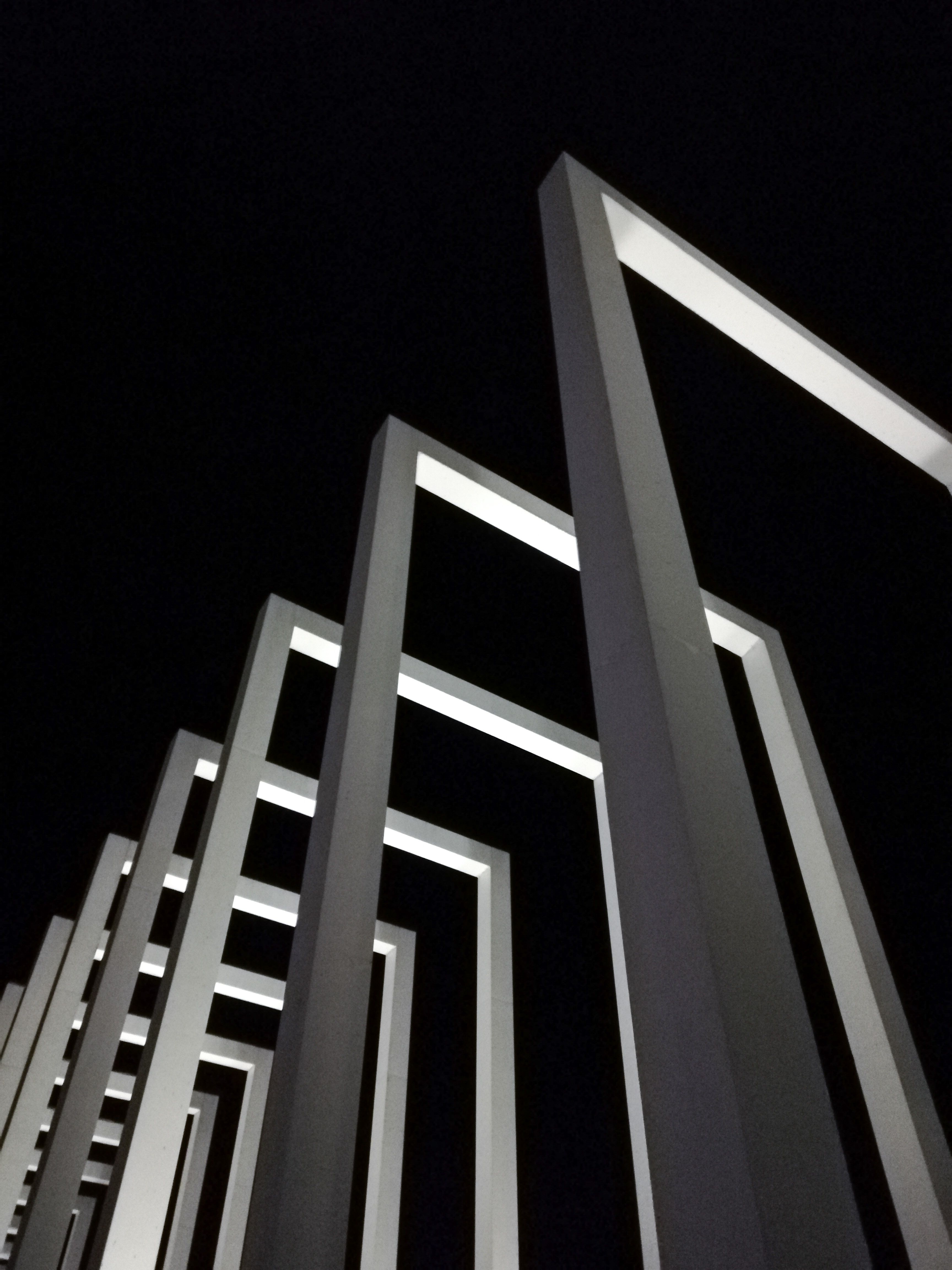 Geometric Light Pillars - abstract wallpaper for OpersCraft
