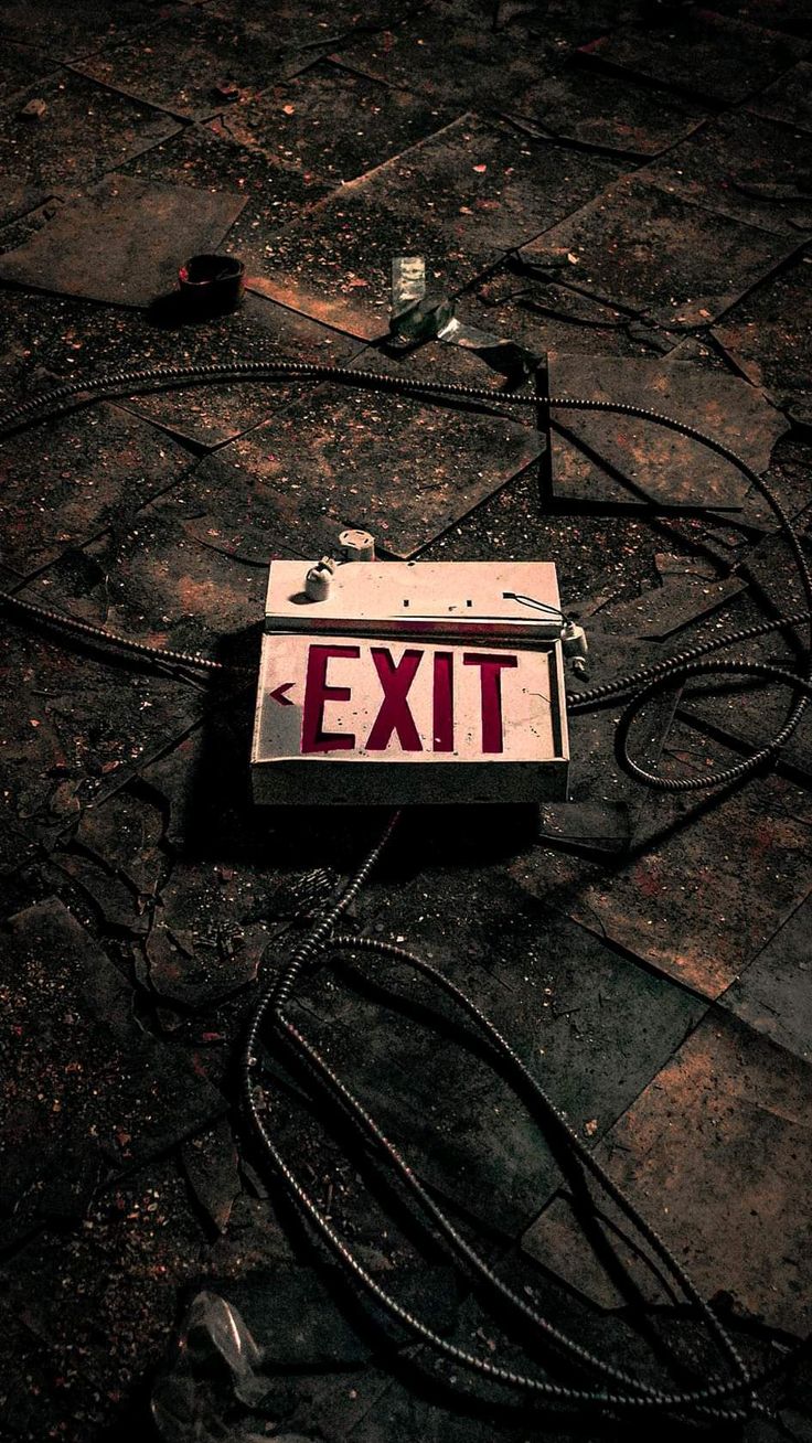 Grungy Exit Sign - ghetto wallpaper for OpersCraft