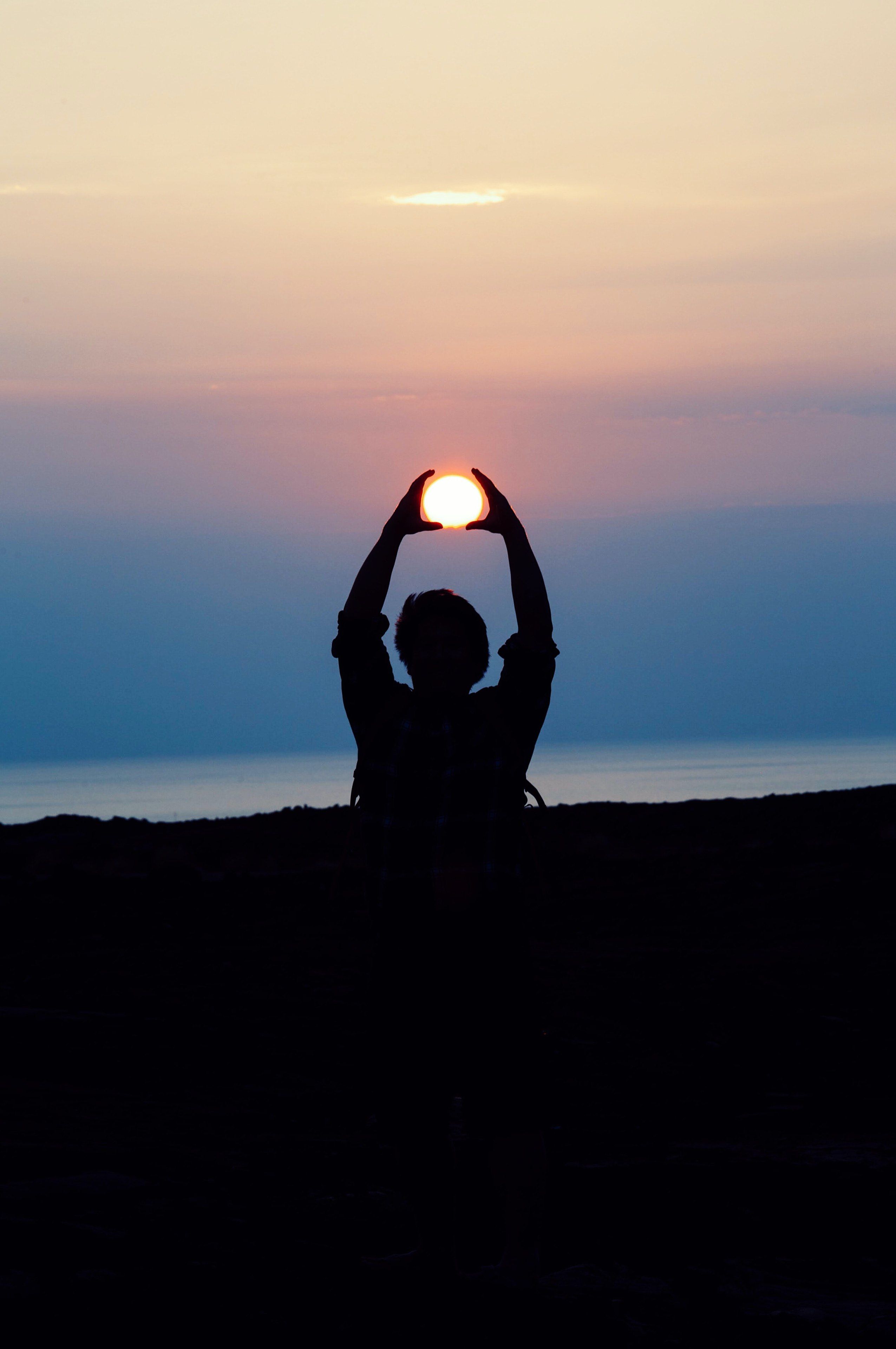 Holding the Sunset Orb - silhouette wallpaper for OpersCraft