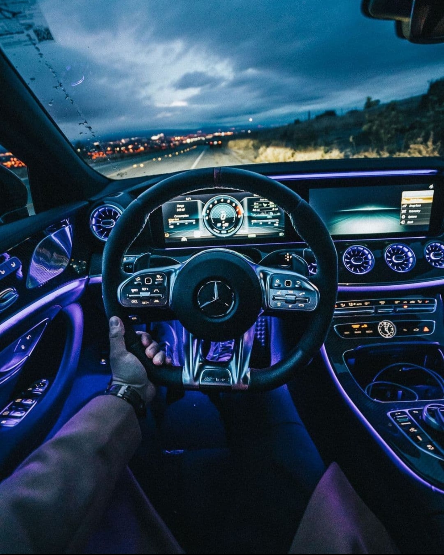Mercedes Benz Night Drive - random wallpaper for OpersCraft