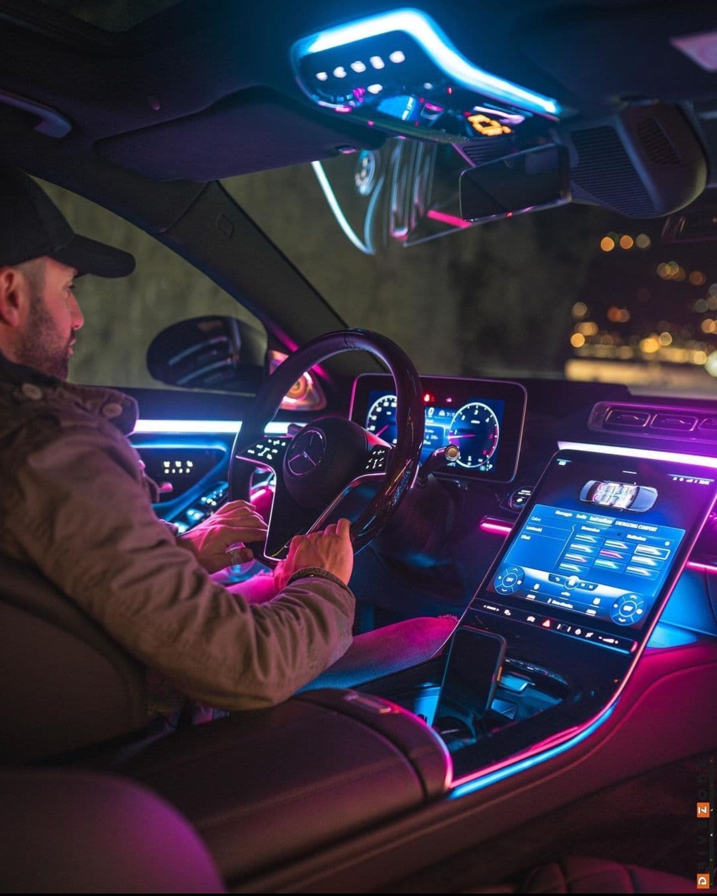 Mercedes Interior Neon Glow - random wallpaper for OpersCraft