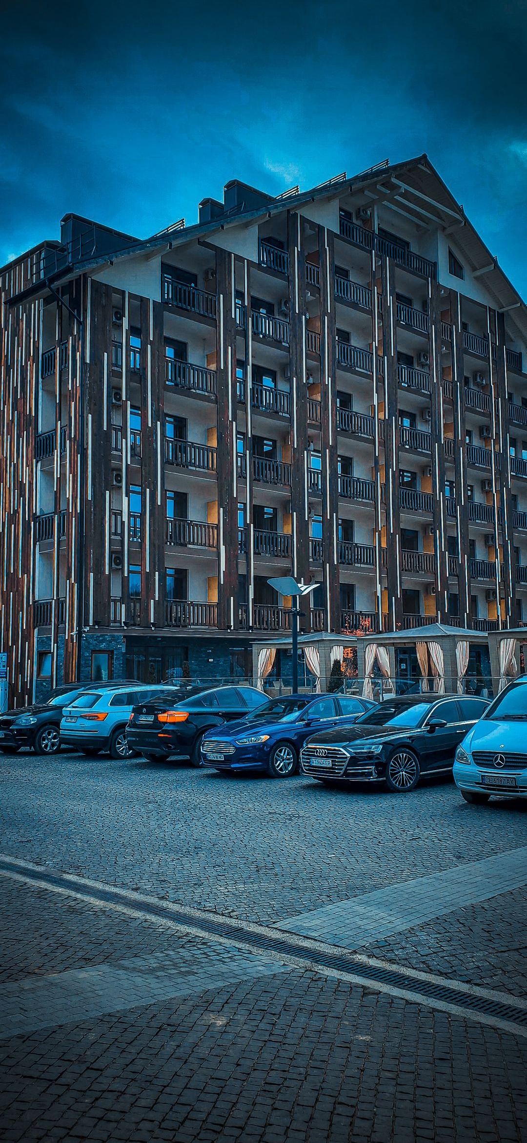 Modern Hotel Facade - architecture wallpaper for OpersCraft