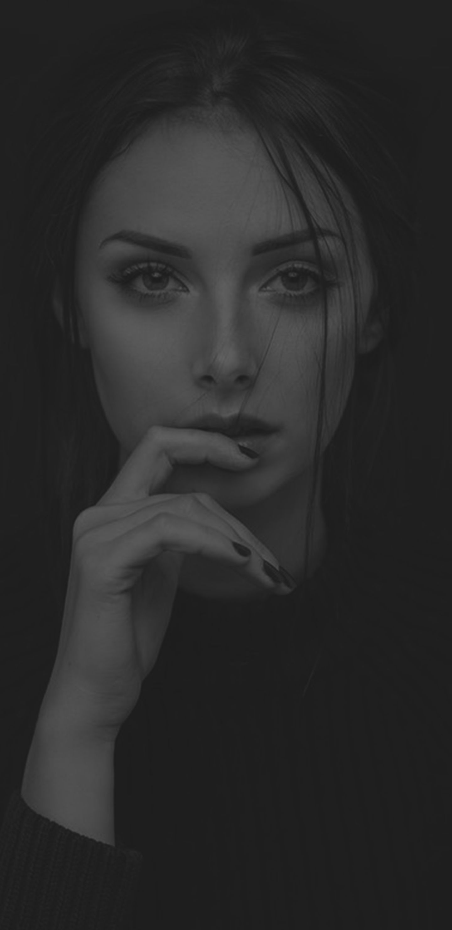 Monochrome Pensive Portrait - girl wallpaper for OpersCraft