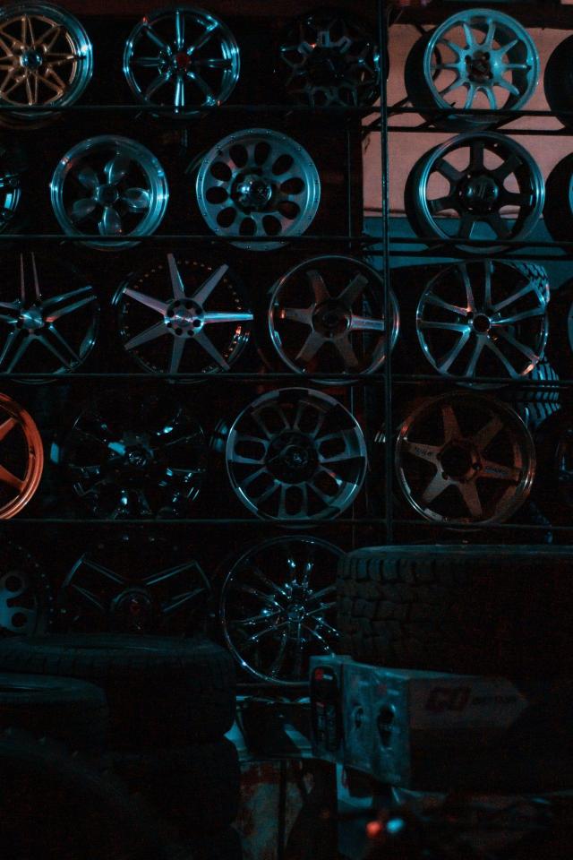Automotive Wheel Display - Related OpersCraft wallpaper