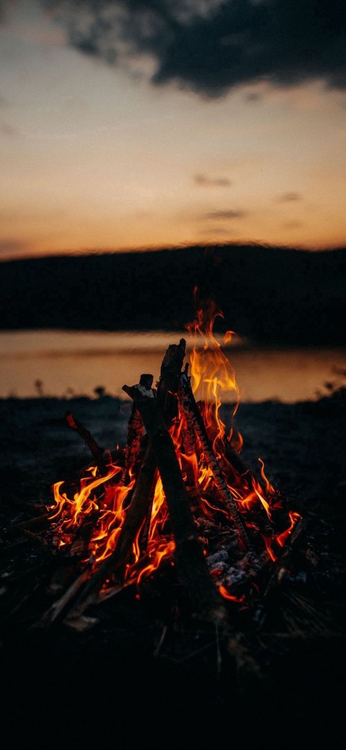 Campfire at Dusk - random Wallpaper