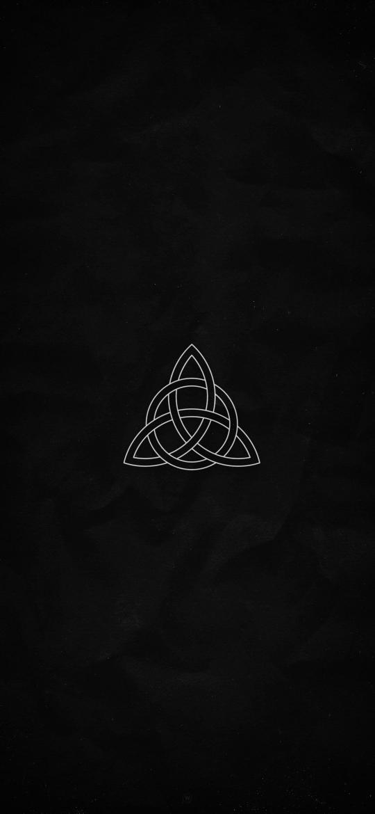 Celtic Knot on Black - minimal Wallpaper