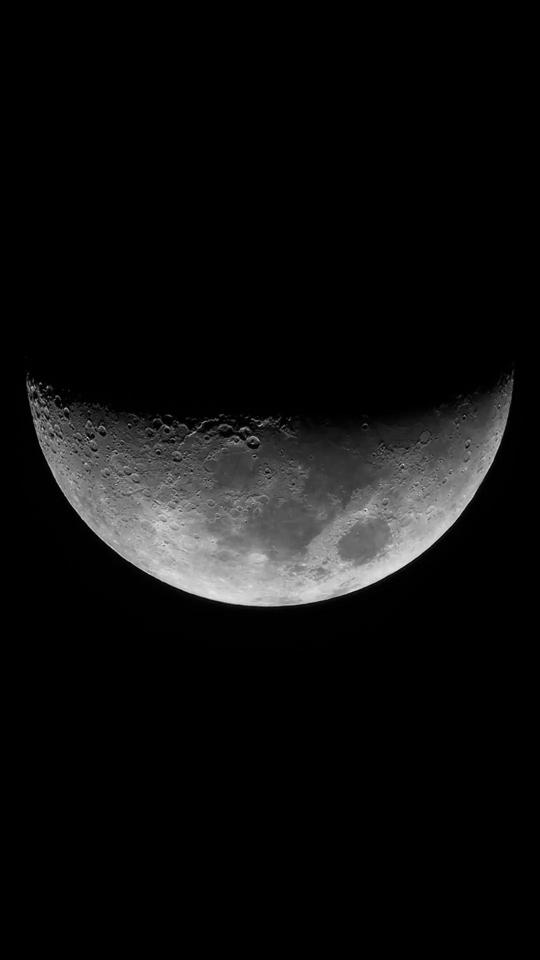 Crescent Moon Close-Up - Related OpersCraft wallpaper