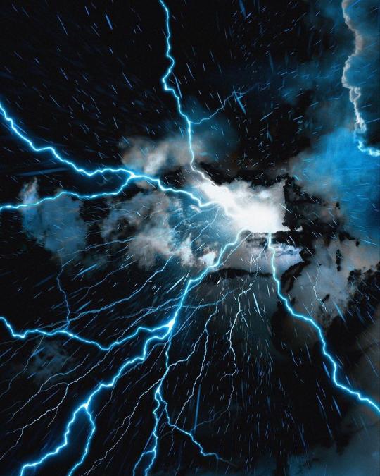 Electric Storm Wallpaper - Related OpersCraft wallpaper