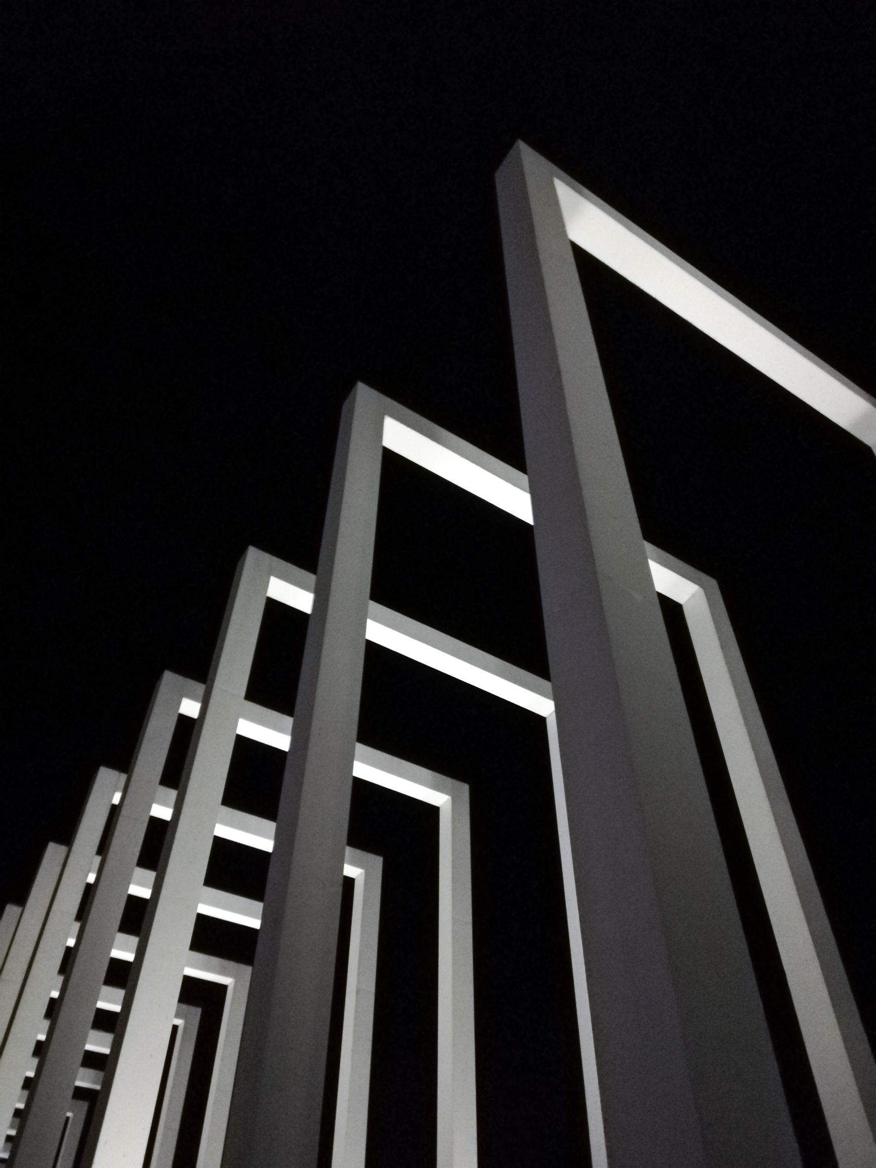 Geometric Light Pillars - Related OpersCraft wallpaper
