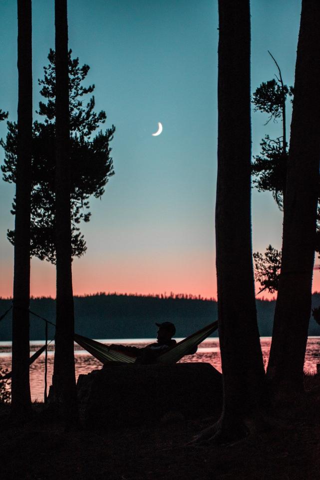 Hammock Under Crescent Moon - Related OpersCraft wallpaper