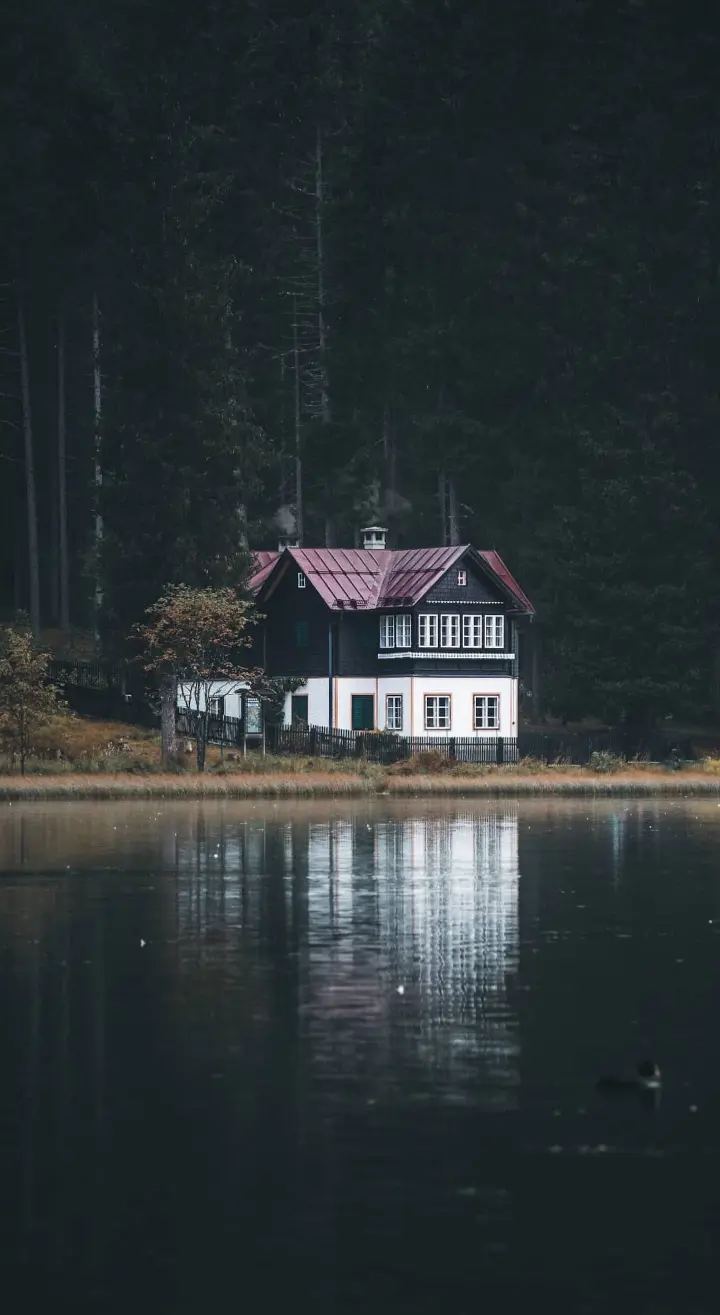 Lakeside House Reflection - Related OpersCraft wallpaper