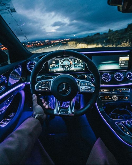 Mercedes Benz Night Drive - Related OpersCraft wallpaper