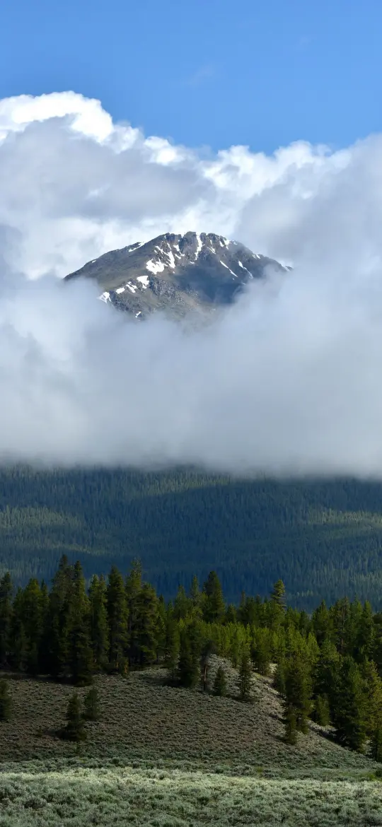 Mountain Peak in Clouds - Related OpersCraft wallpaper