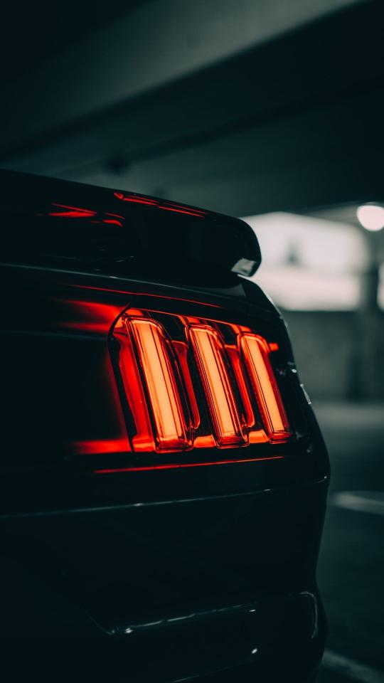 Mustang Taillight Glow - ferrari Wallpaper