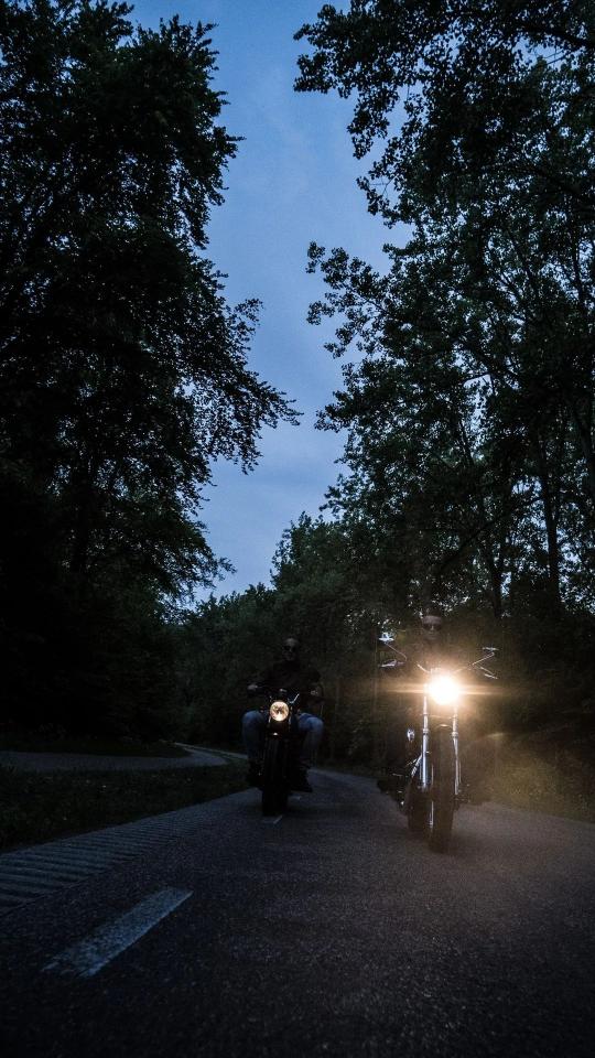 Night Riders in Forest - Related OpersCraft wallpaper