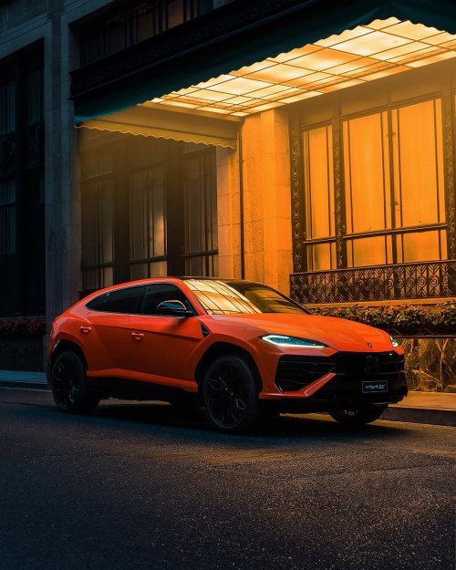Orange Lamborghini Urus