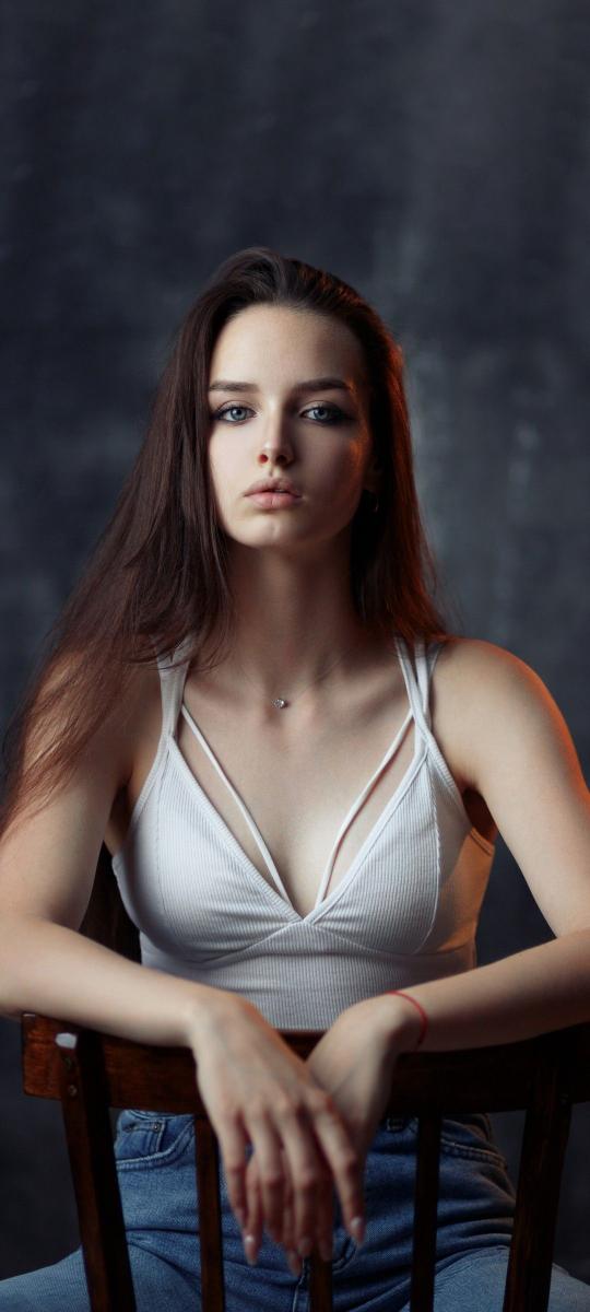Serene Portrait in White - Related OpersCraft wallpaper