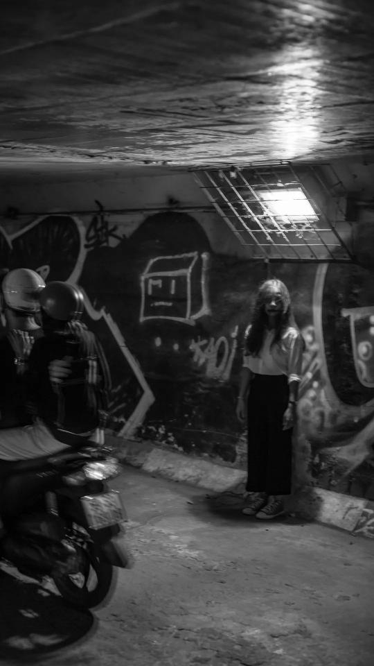 Urban Graffiti Encounter - ghetto Wallpaper