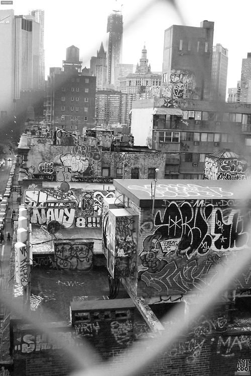 Urban Graffiti Skyline - Related OpersCraft wallpaper