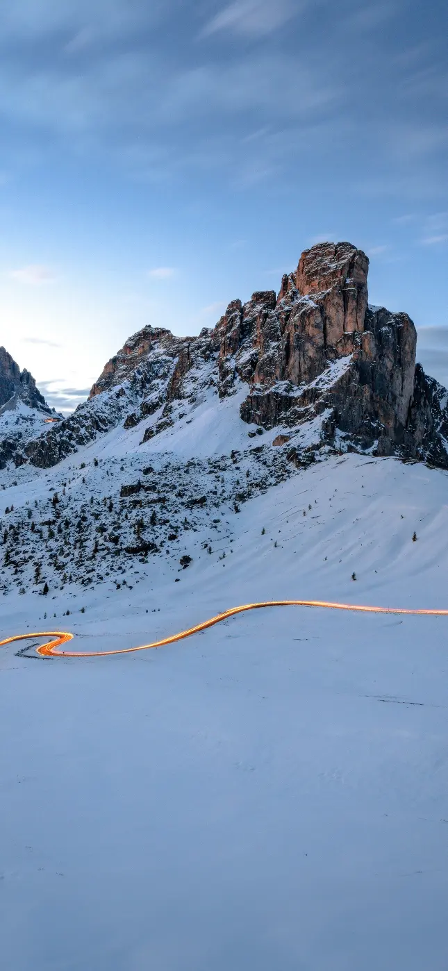 Winter Mountain Light Trail - Related OpersCraft wallpaper