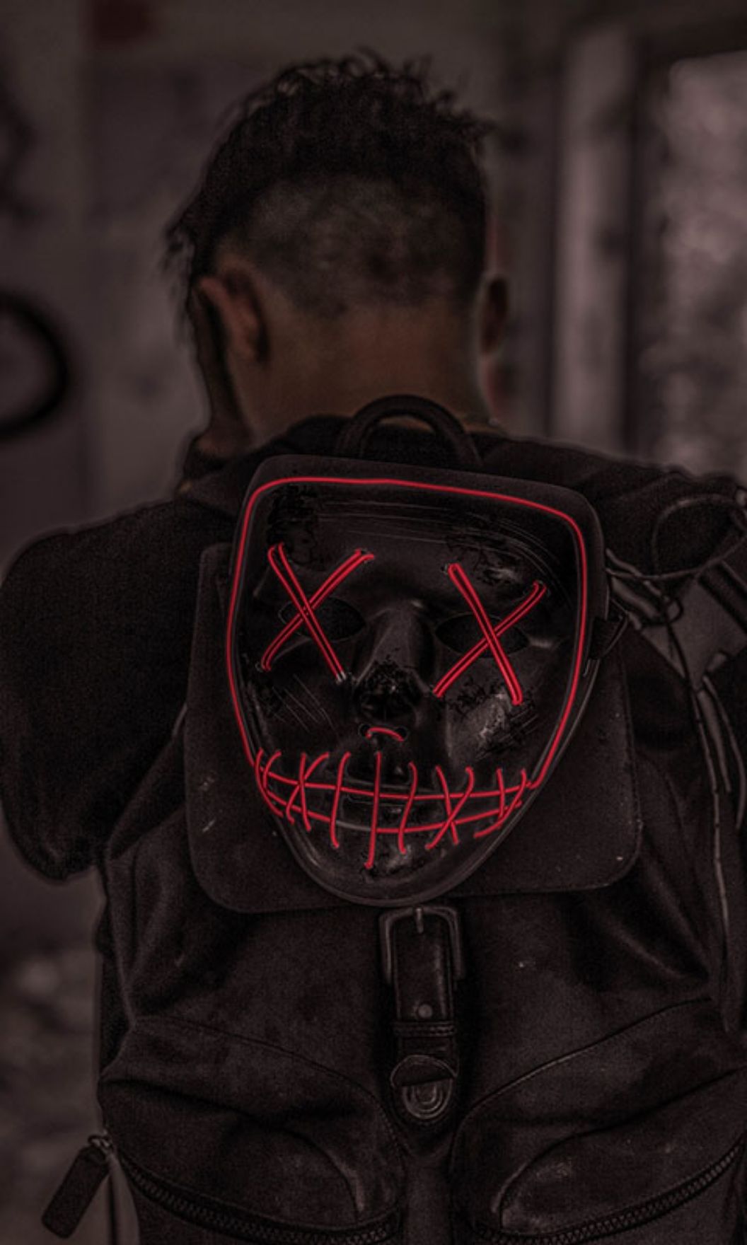 Red Mask Backpack - random wallpaper for OpersCraft