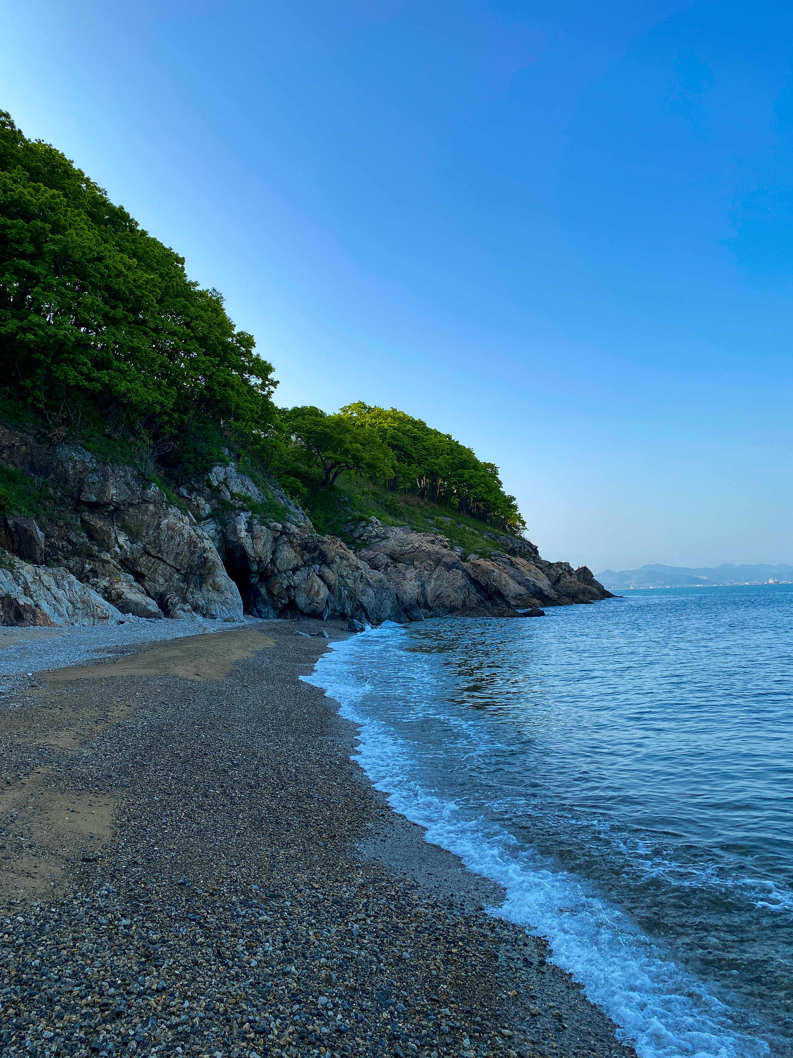 Rocky Beach Shoreline - beach wallpaper for OpersCraft