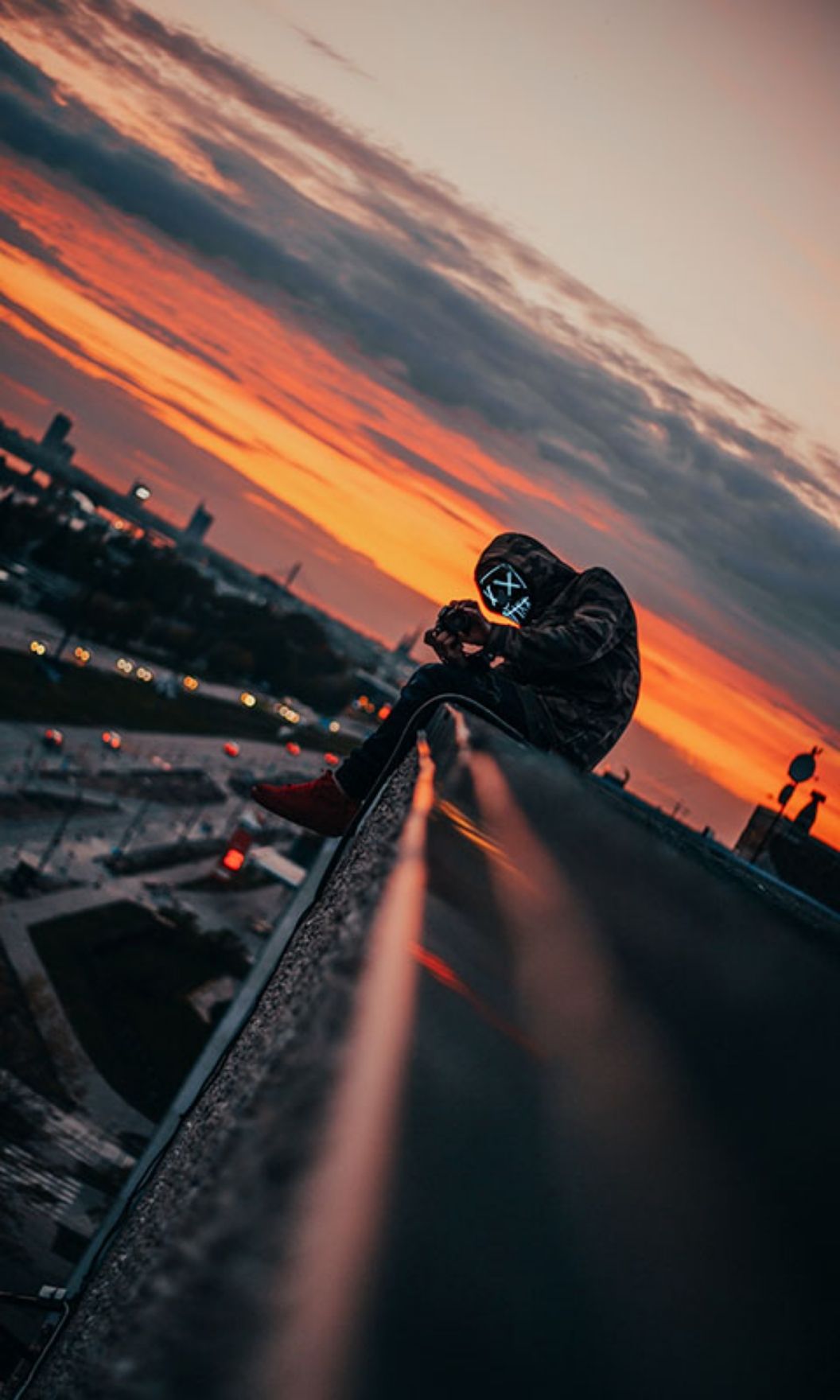 Rooftop Masked Photographer - urban wallpaper for OpersCraft