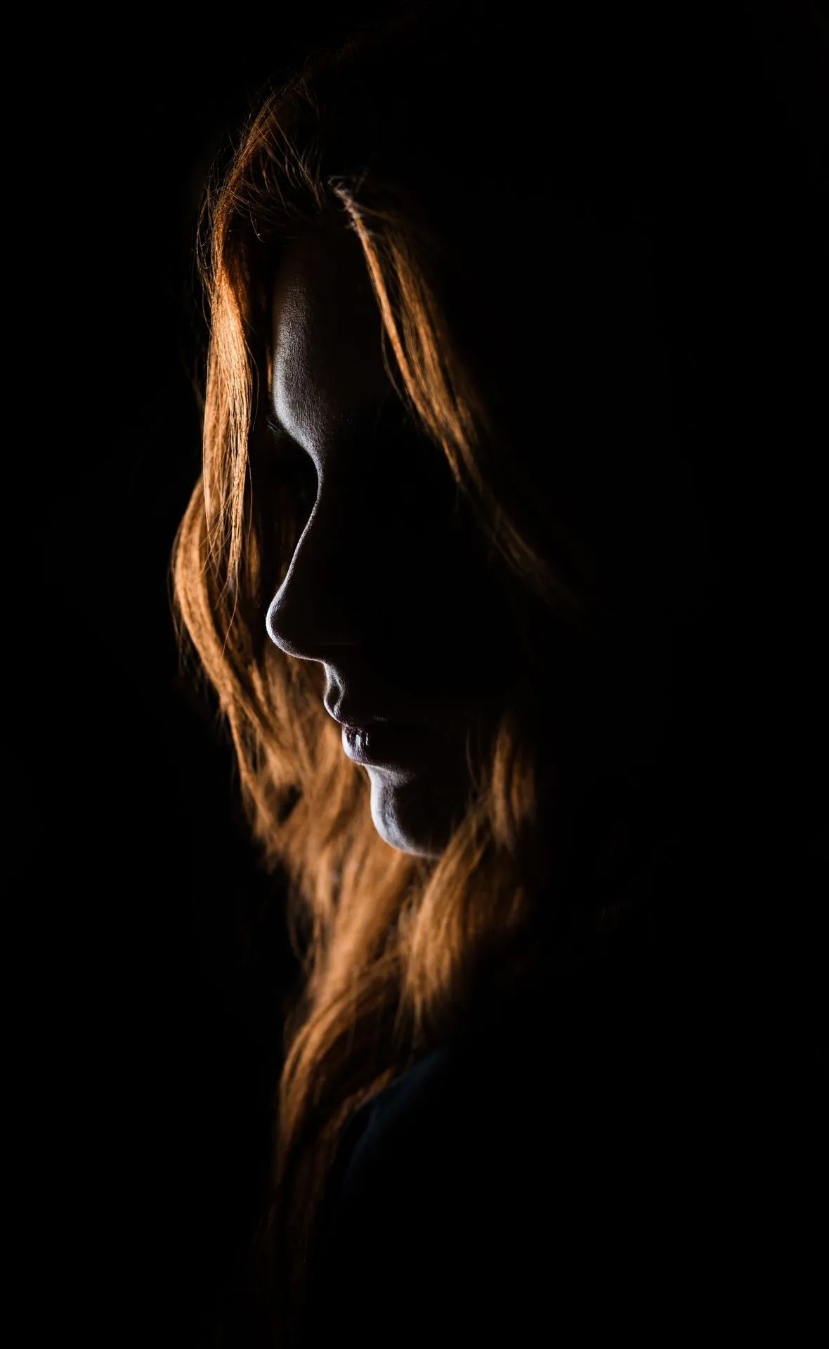 Silhouette of a Woman - portrait wallpaper for OpersCraft