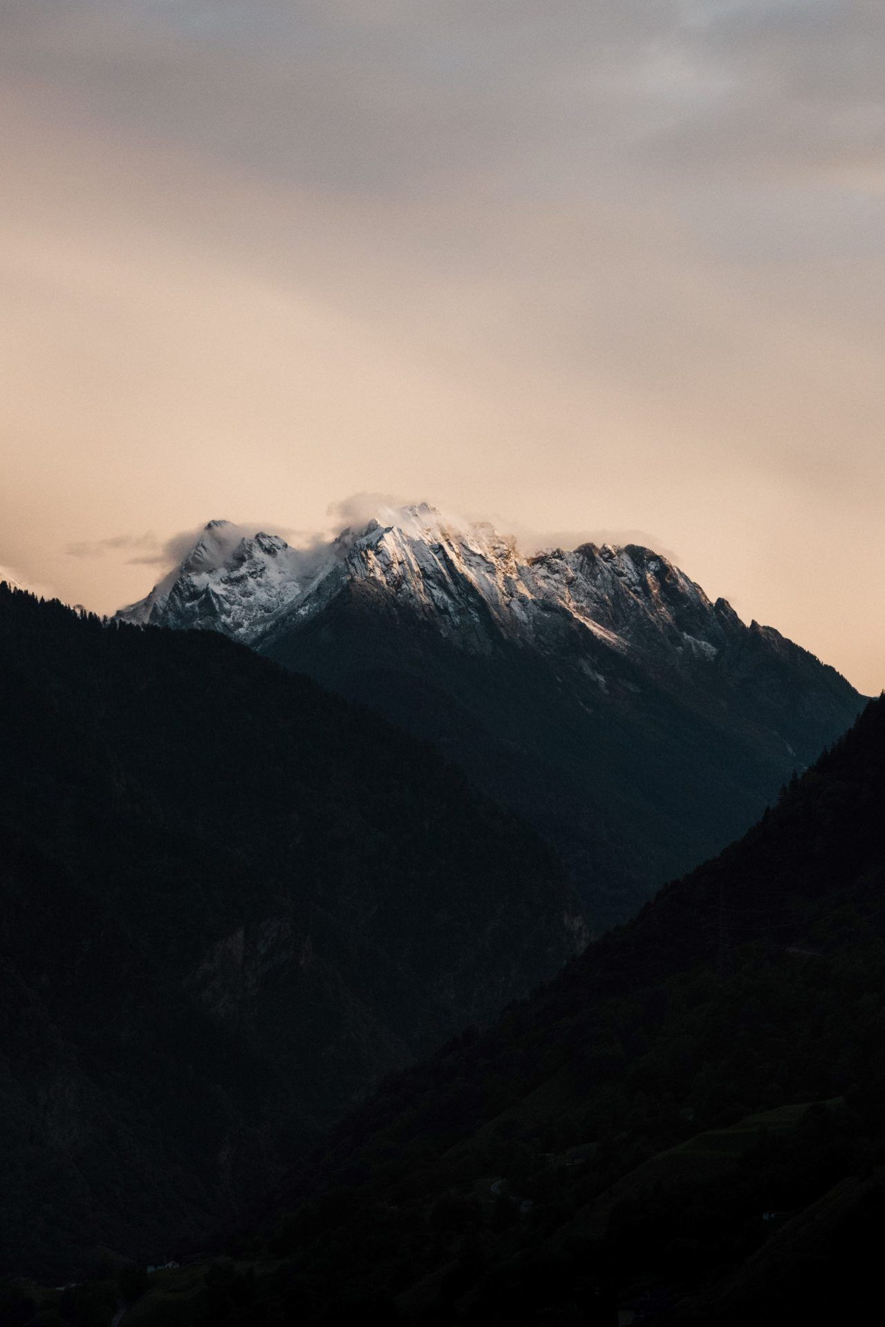 Snowy Mountain Peak - random wallpaper for OpersCraft