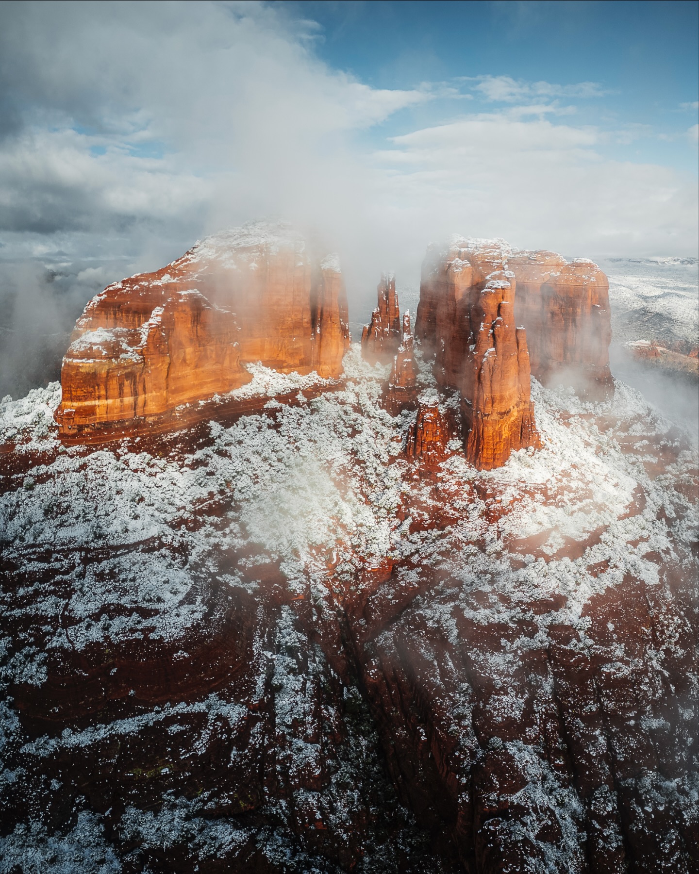 Snowy Sedona Rock Formation - landscape wallpaper for OpersCraft