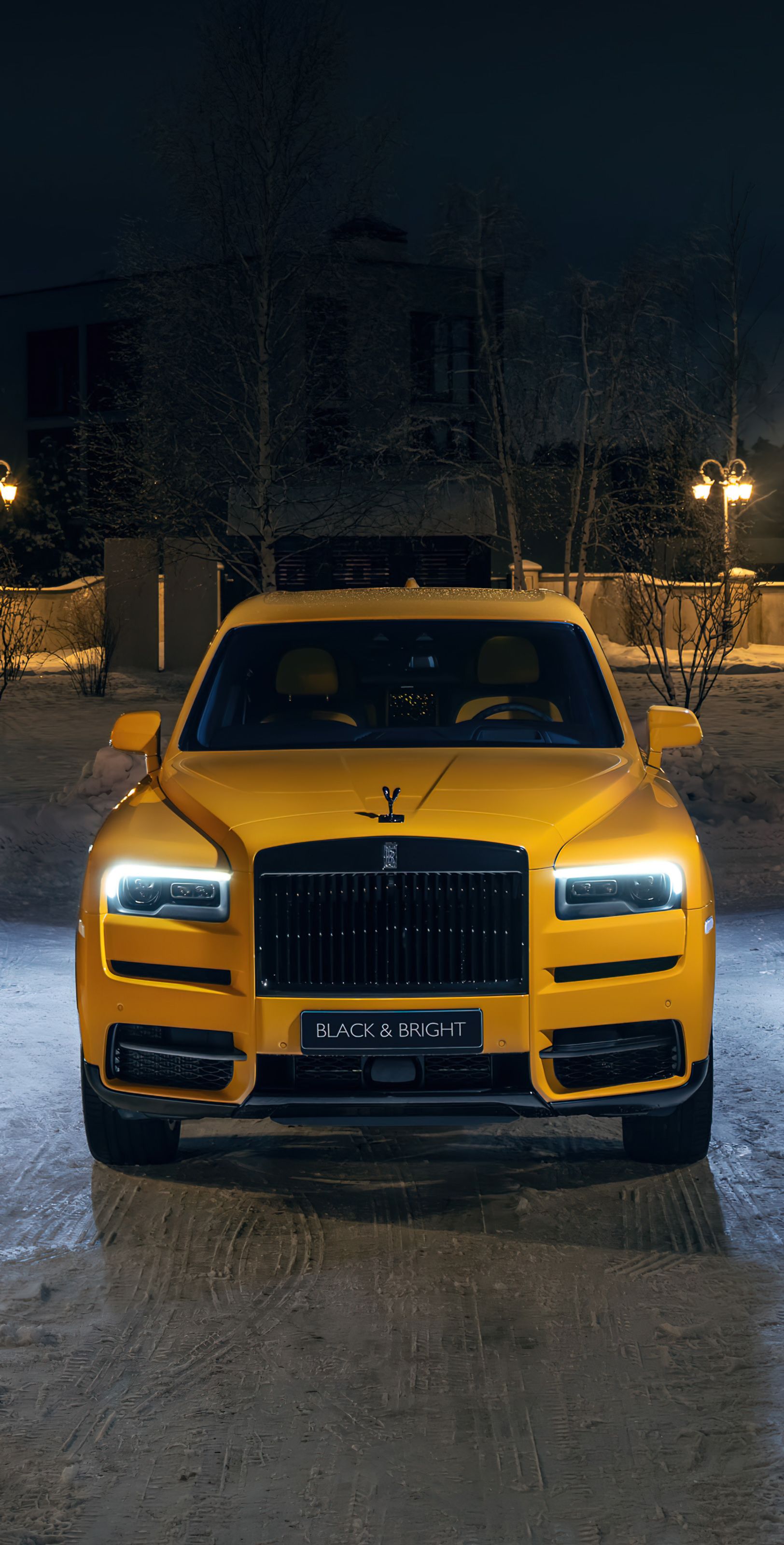 Yellow Rolls Royce Night - random wallpaper for OpersCraft