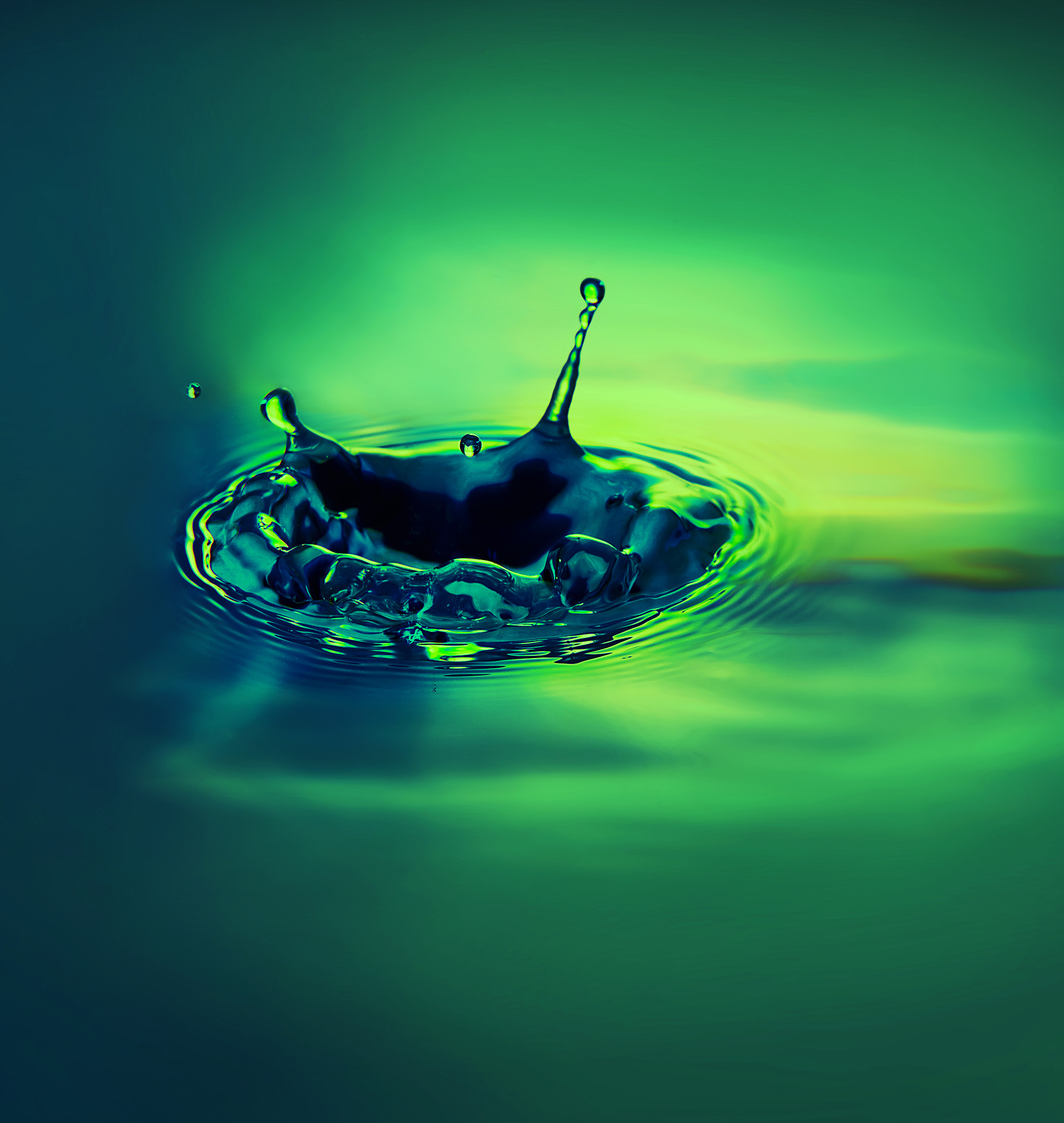 Emerald Water Splash - motorola wallpaper for StockWalls